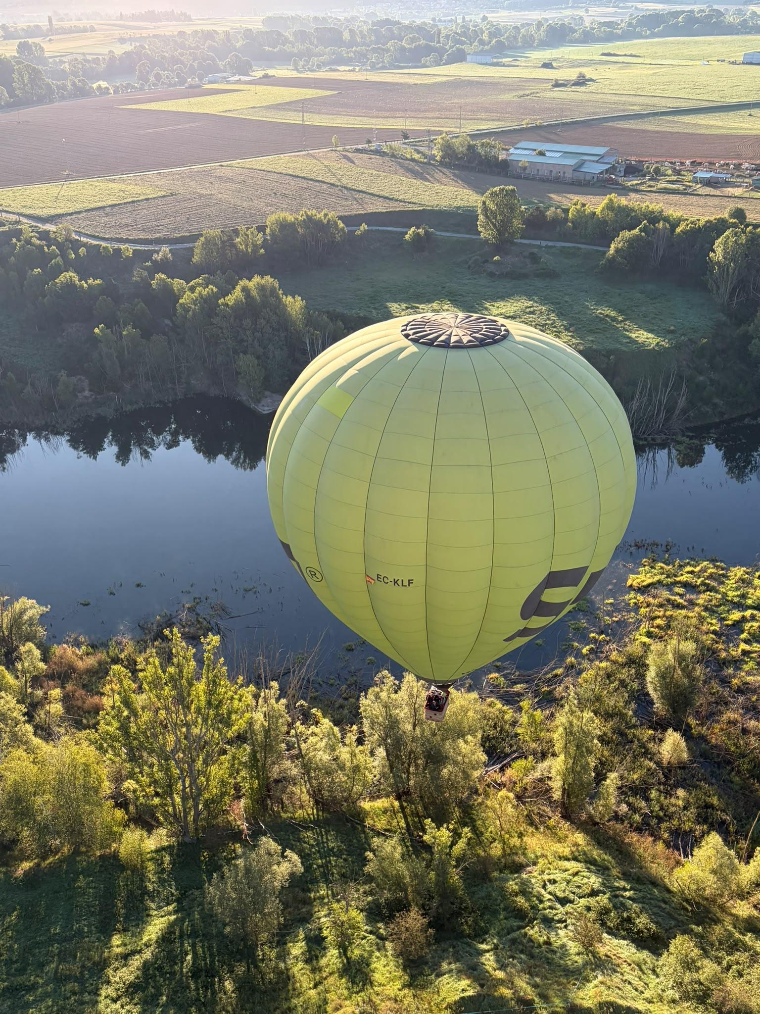 Thumbnail 3 for Ultramagic T-210 complete balloon EC-KLF
